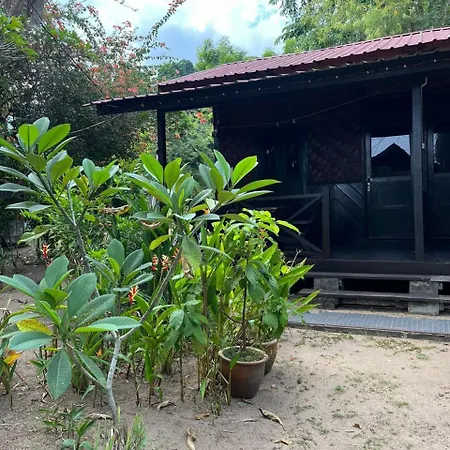 The Station Tioman Hotel Kampong Ayer Batang Exterior photo